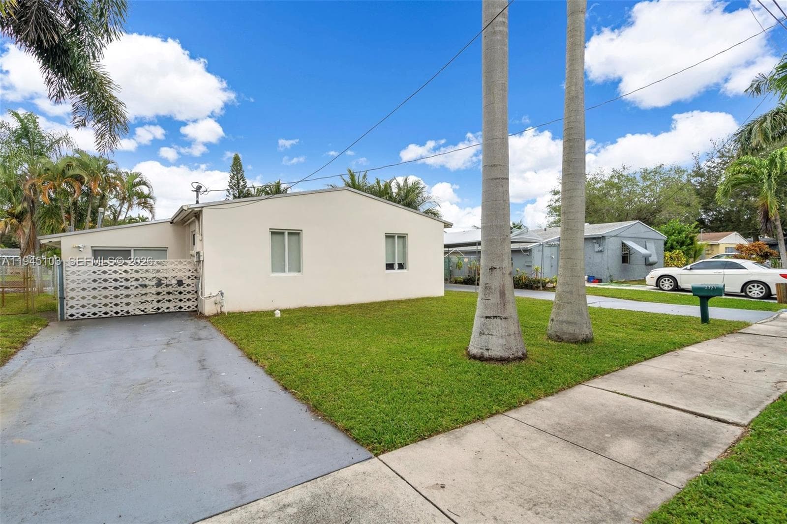 2721 Harding St photo 1