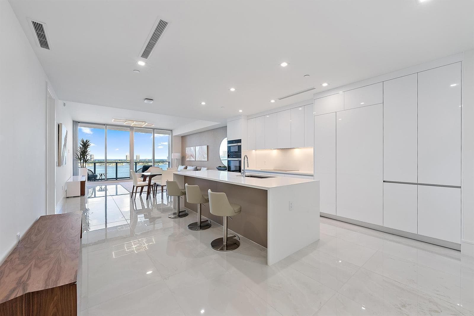 220 Lake Shore Drive 1008 photo 8