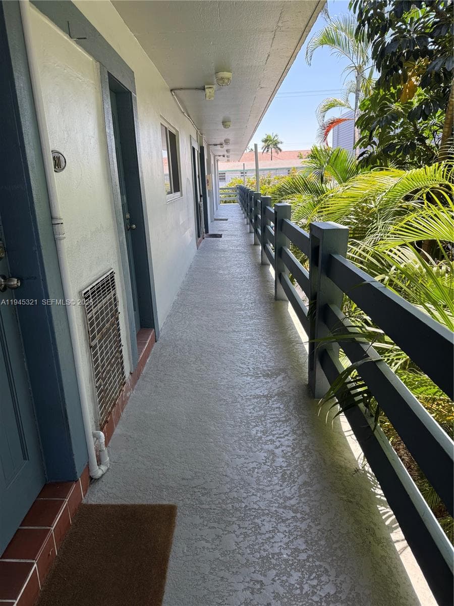 1535 15th St 202 photo 23