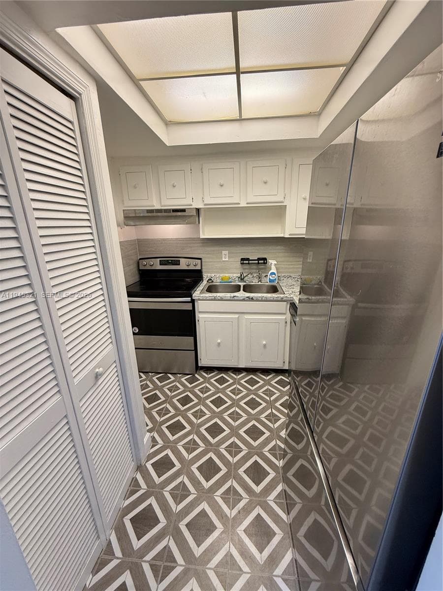 1535 15th St 202 photo 5