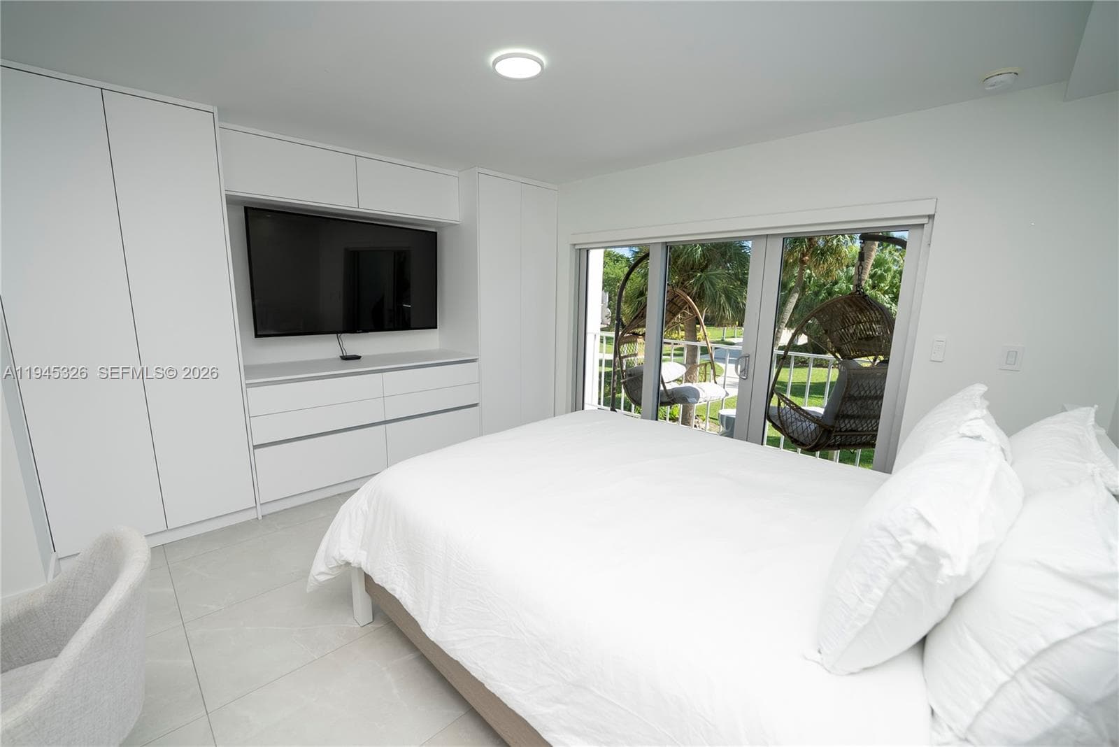 881 Ocean Dr TH15 photo 7