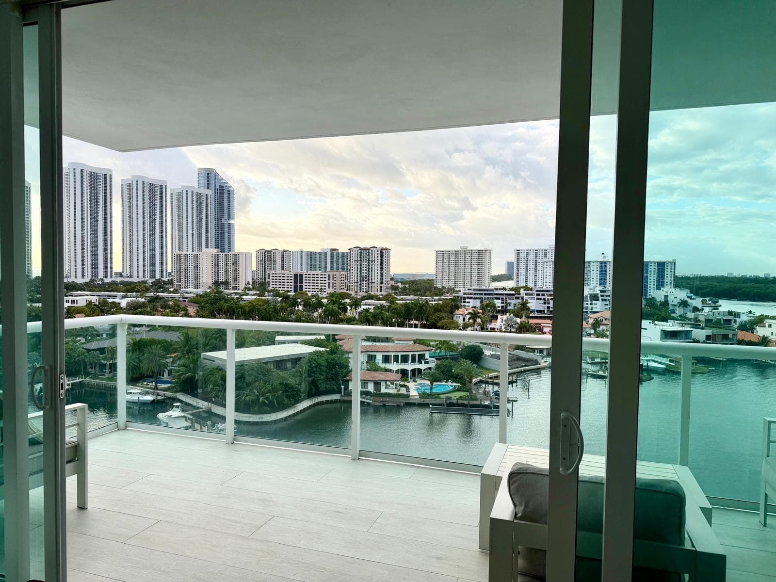 400 Sunny Isles Boulevard 1022 photo 3