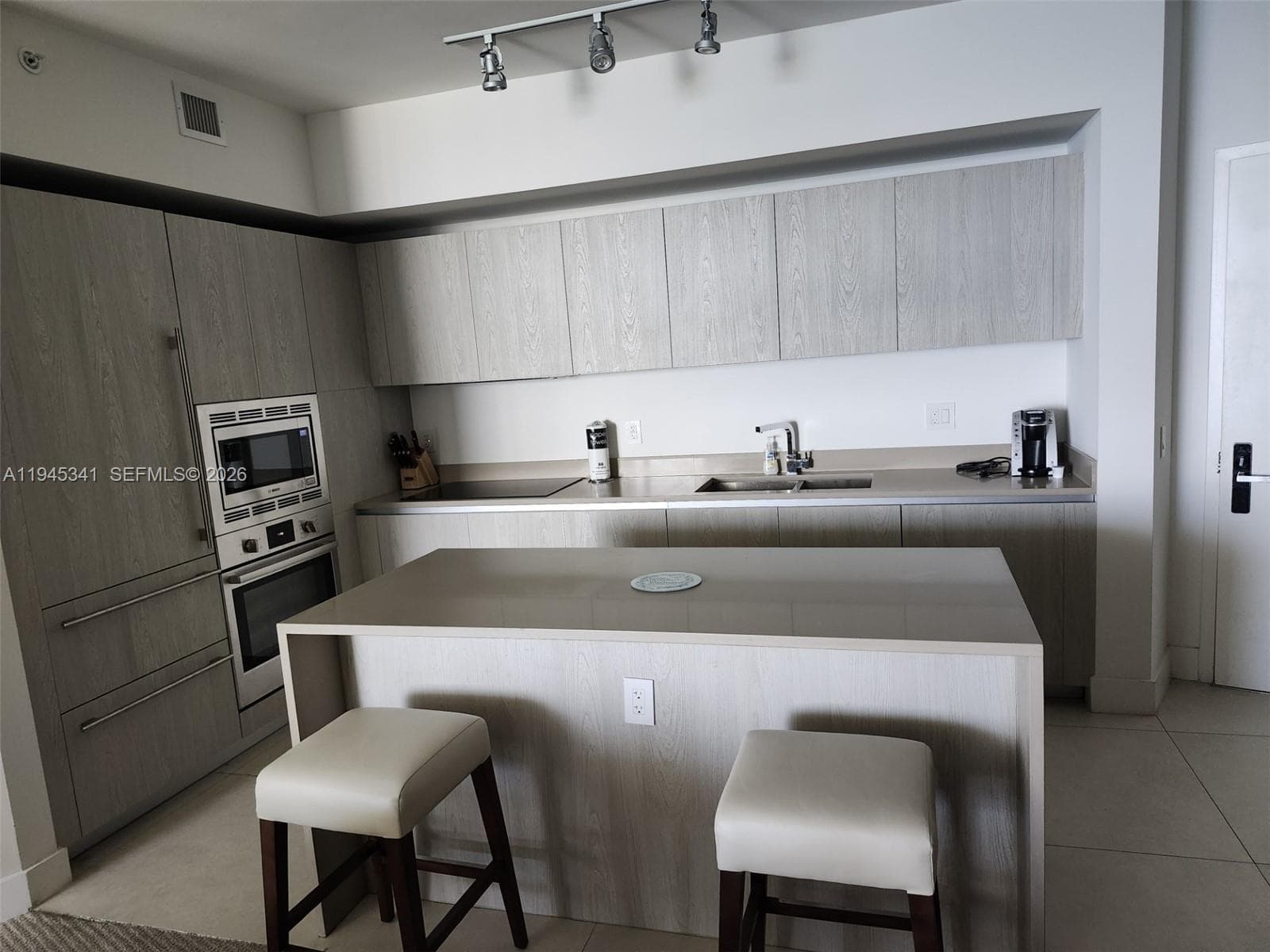 4111 S Ocean Dr 3610 photo 4