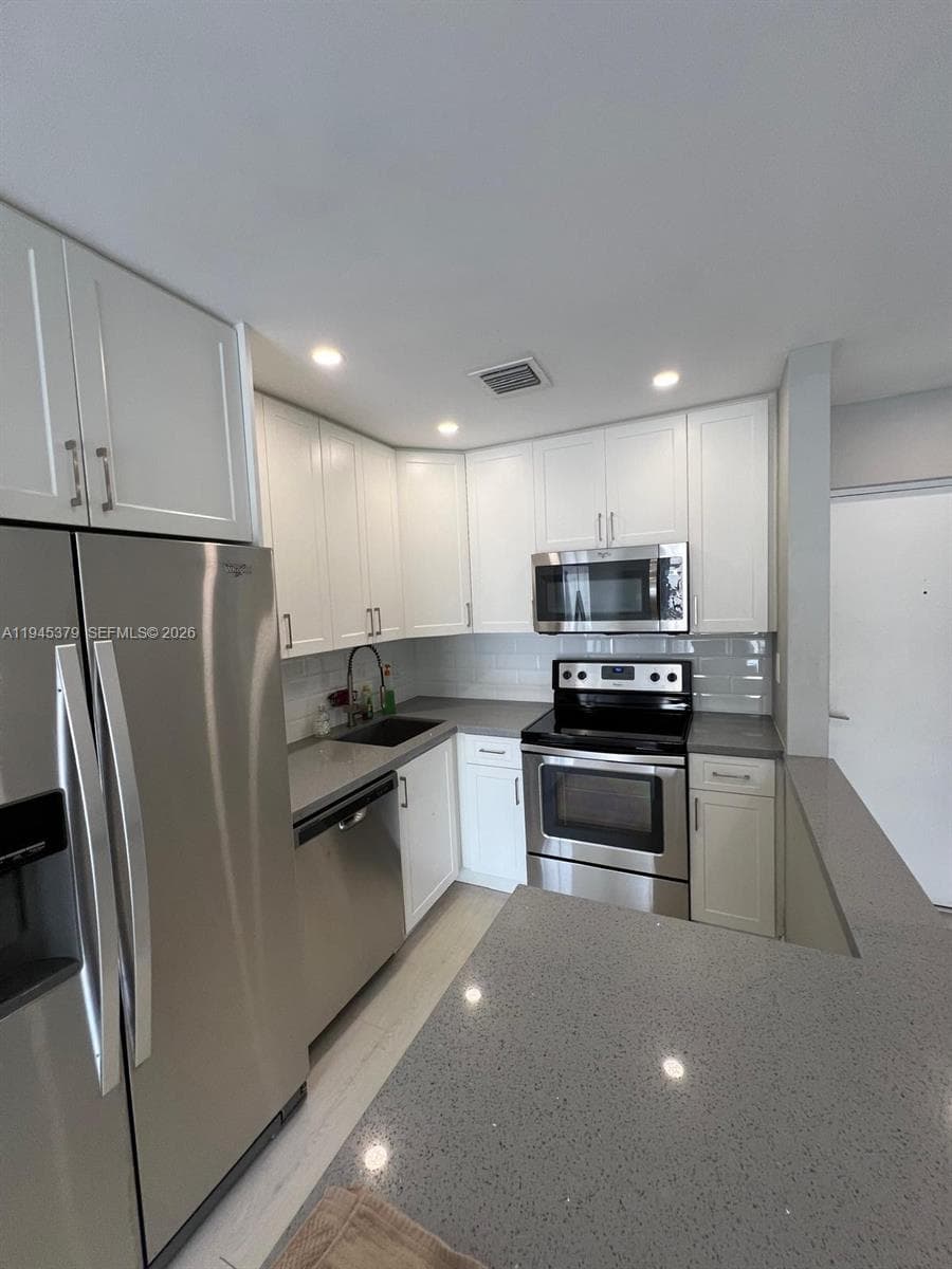 3642 NE 171st St 504 photo 3
