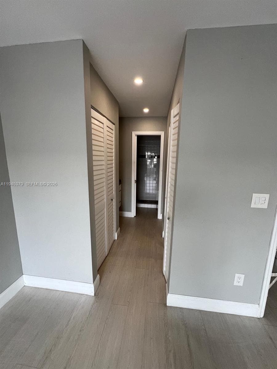 3642 NE 171st St 504 photo 4