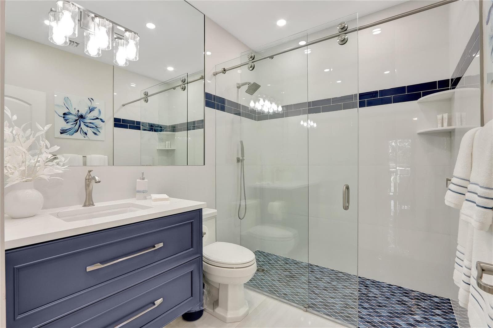 1575 S Ocean Lane 279 photo 17