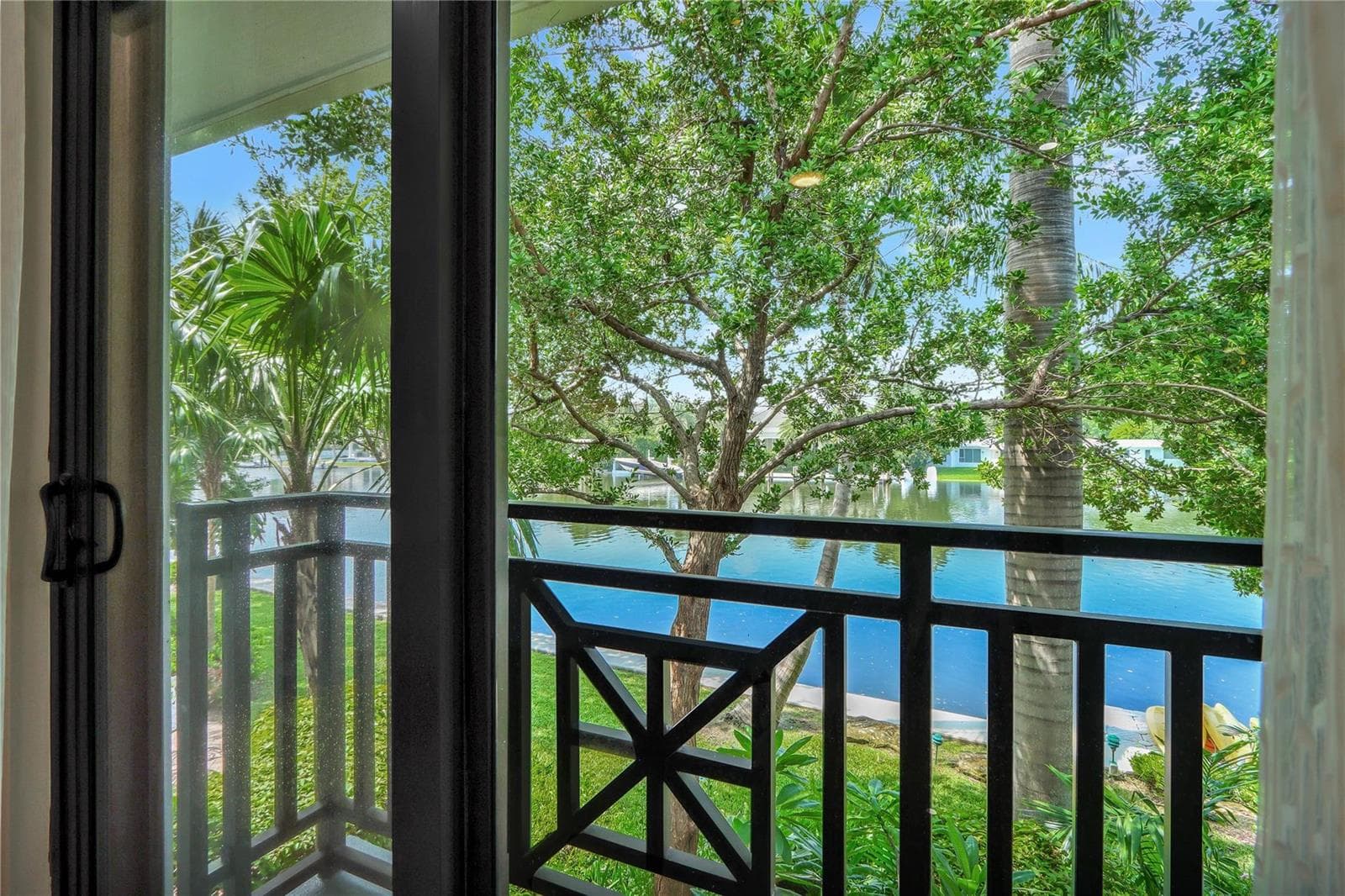 1575 S Ocean Lane 279 photo 12