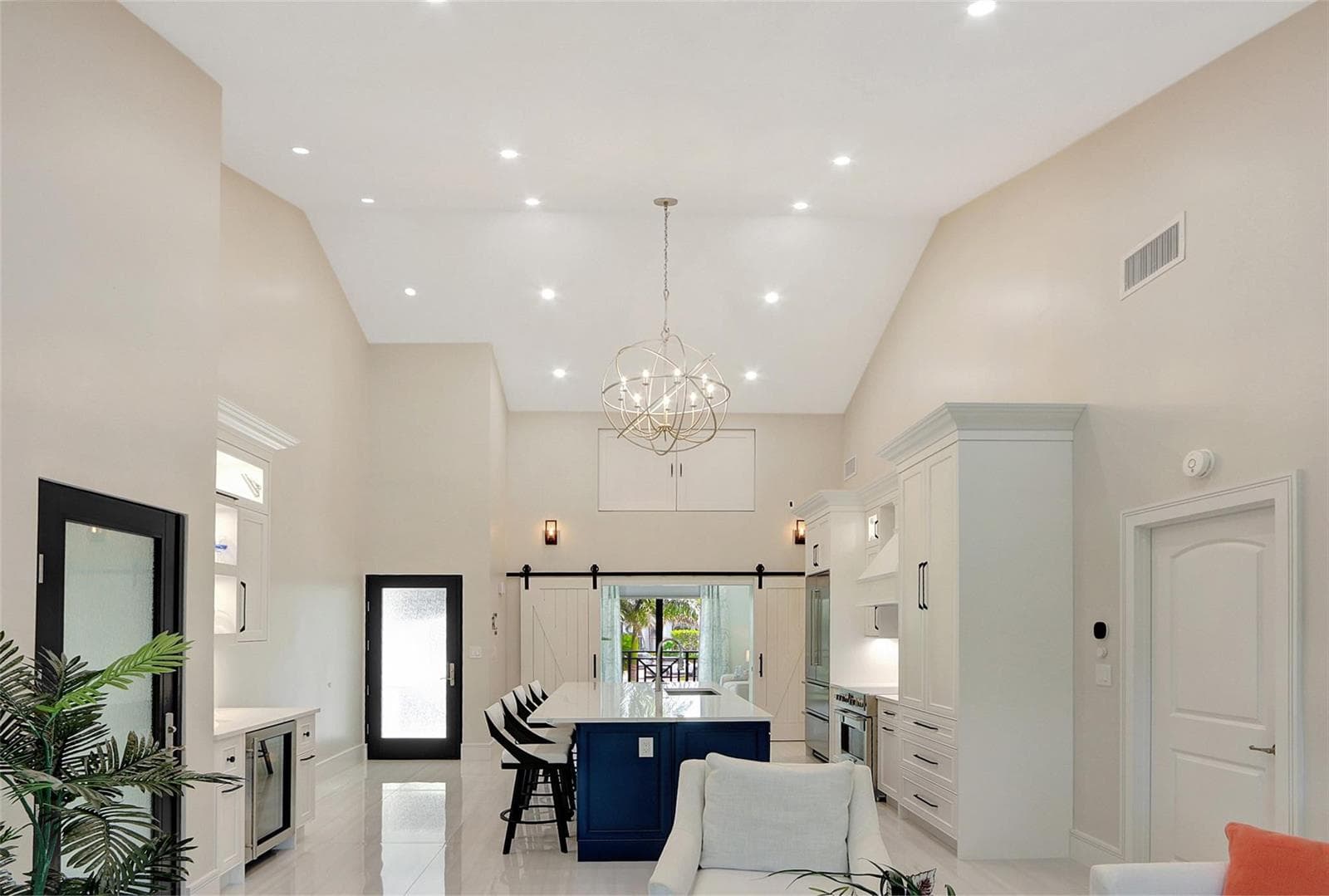 1575 S Ocean Lane 279 photo 9