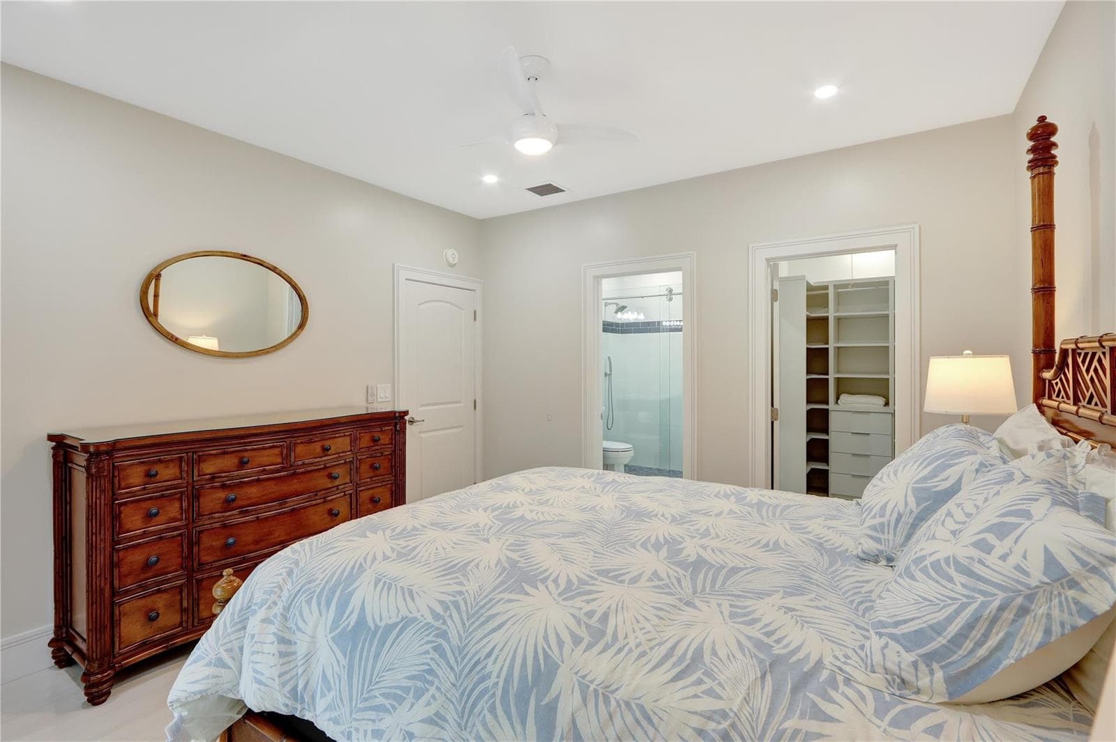 1575 S Ocean Lane 279 photo 19