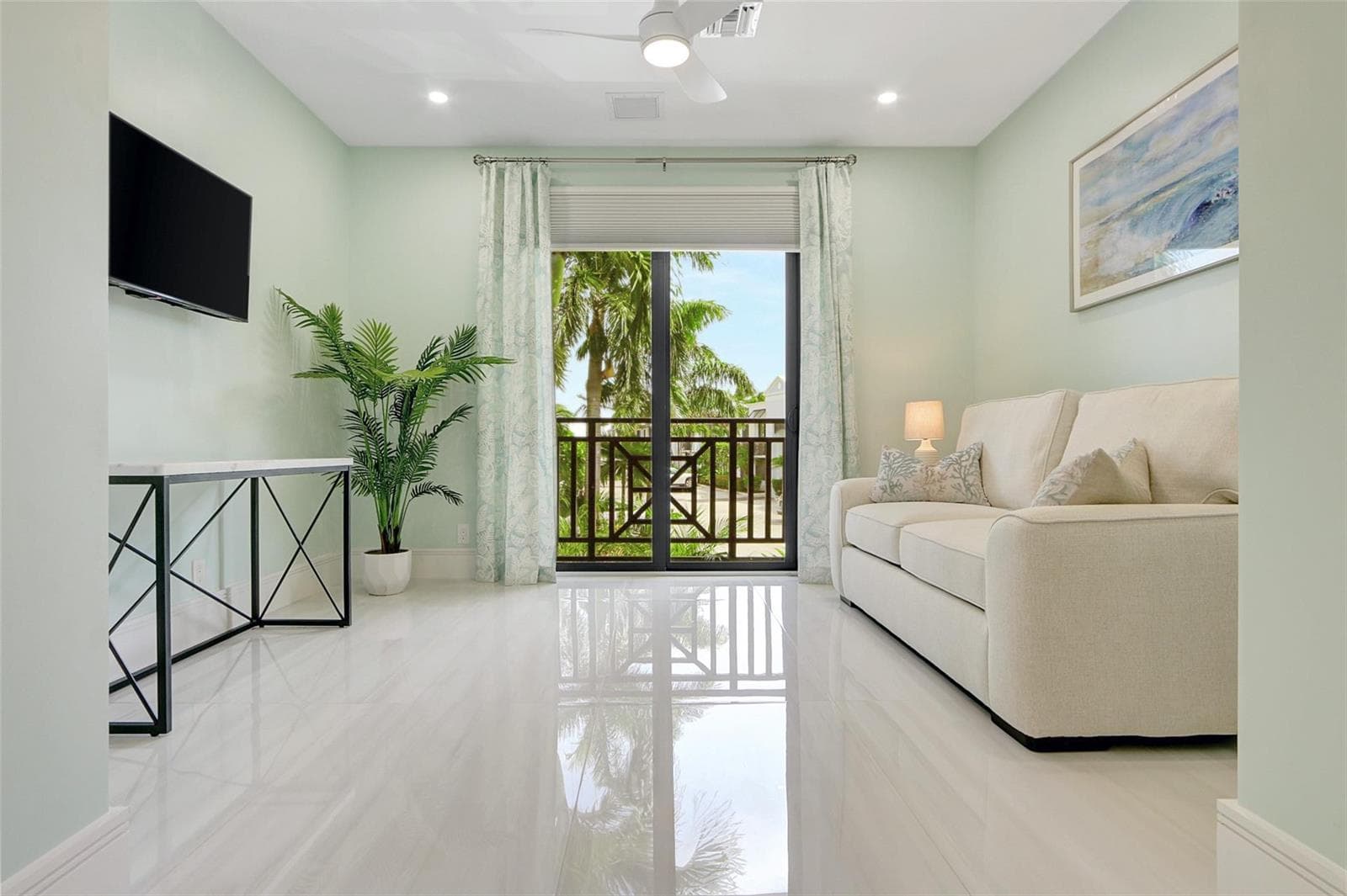 1575 S Ocean Lane 279 photo 4