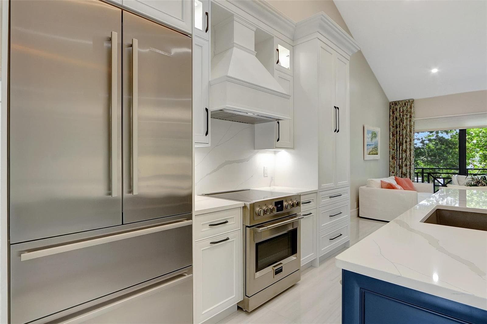 1575 S Ocean Lane 279 photo 8