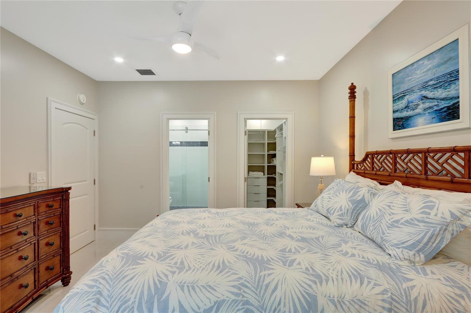 1575 S Ocean Lane 279 photo 21