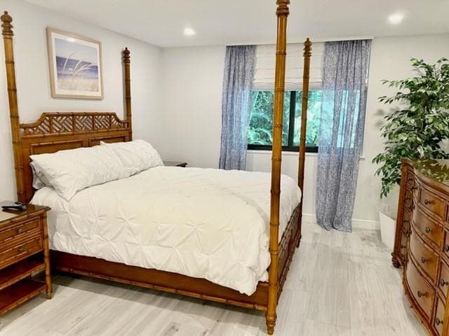 1556 S Ocean Lane 103 photo 18