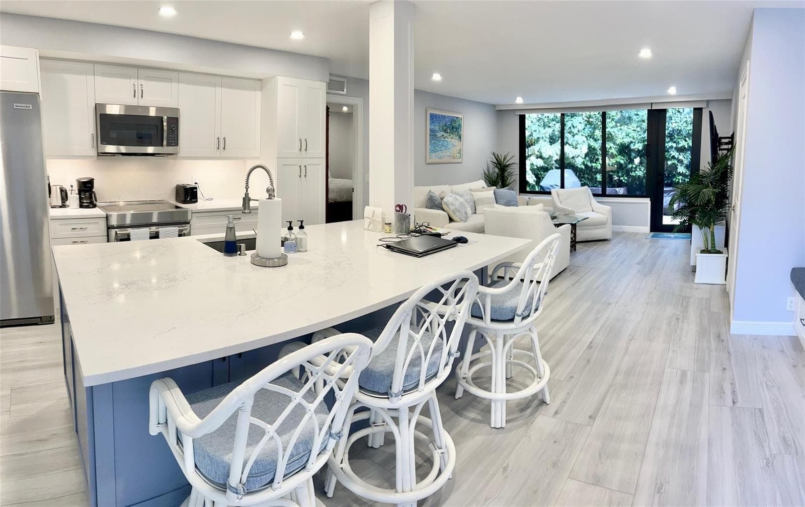 1556 S Ocean Lane 103 photo 8