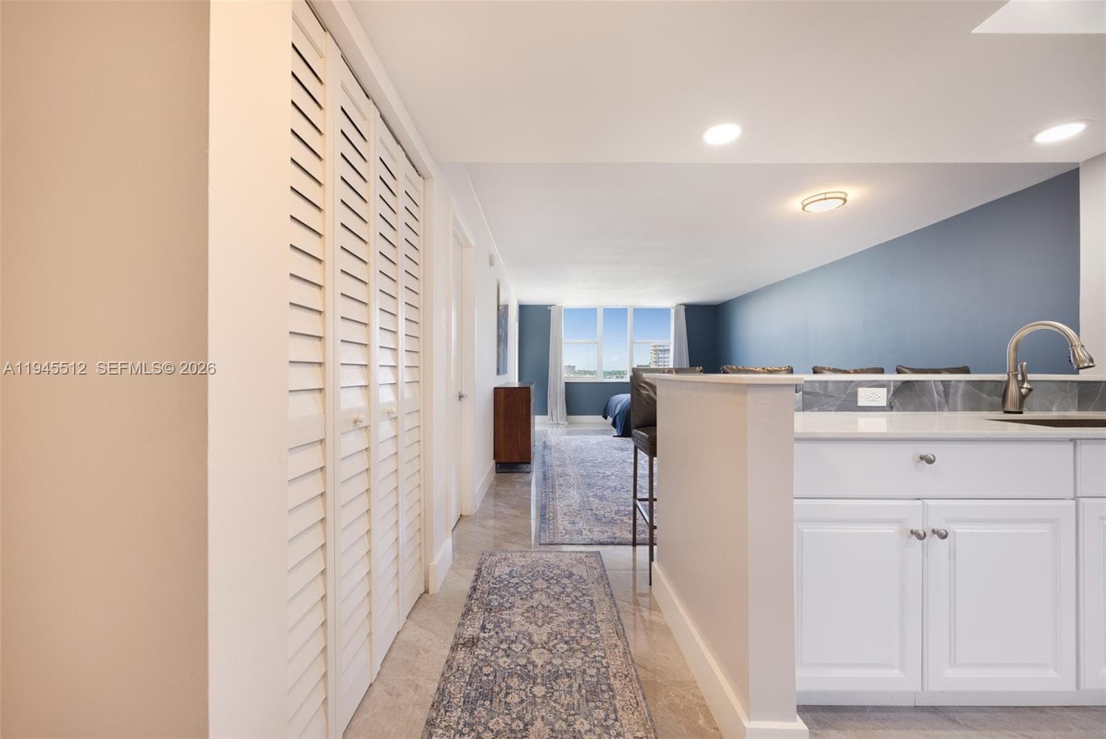 1893 S Ocean Dr 810 photo 2