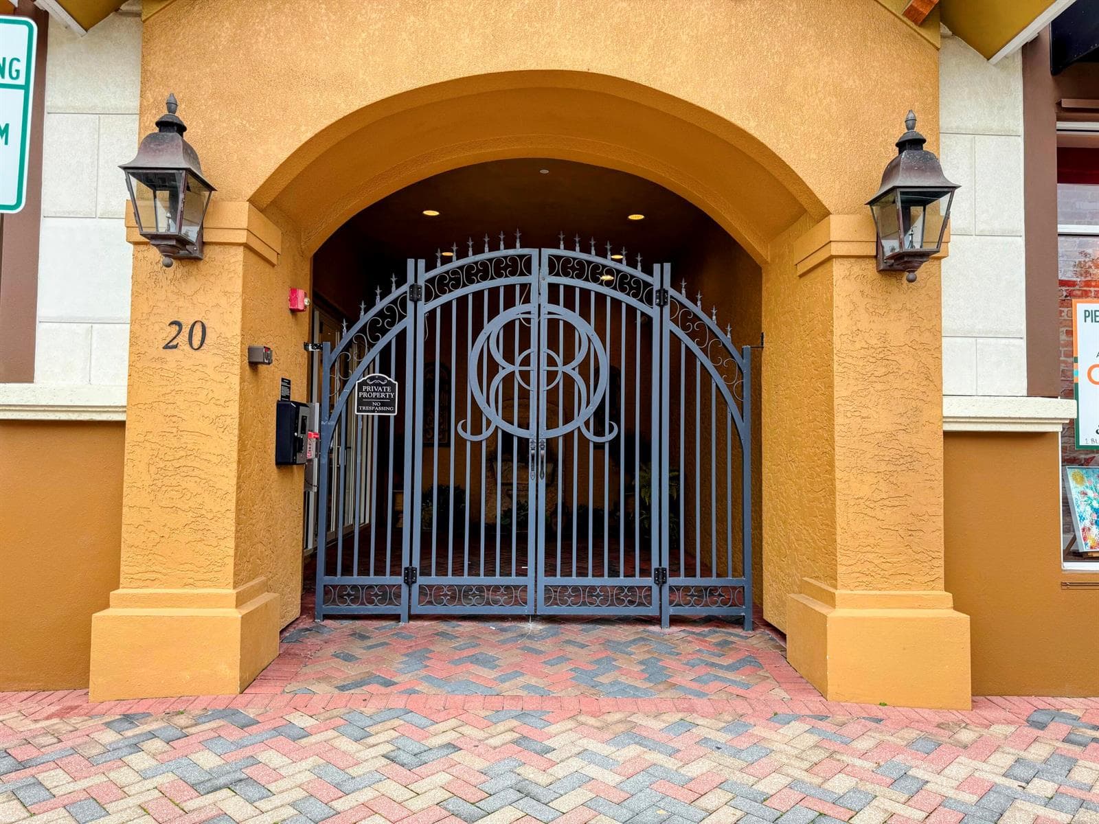 20 Orange Avenue 9 photo 6