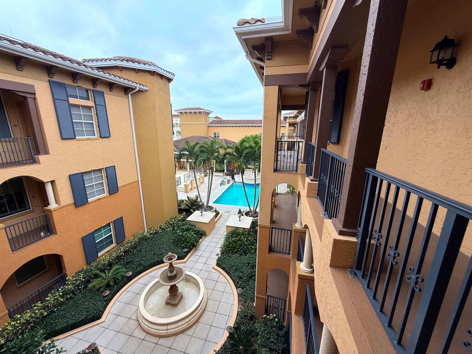 20 Orange Avenue 9 photo 16