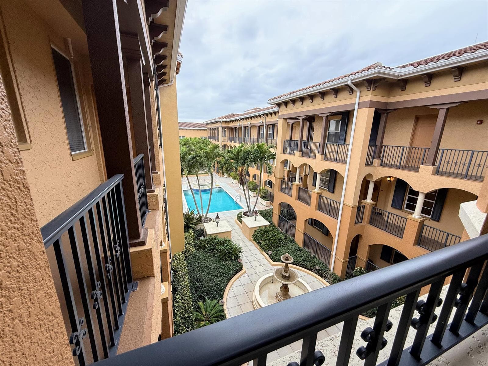 20 Orange Avenue 9 photo 15