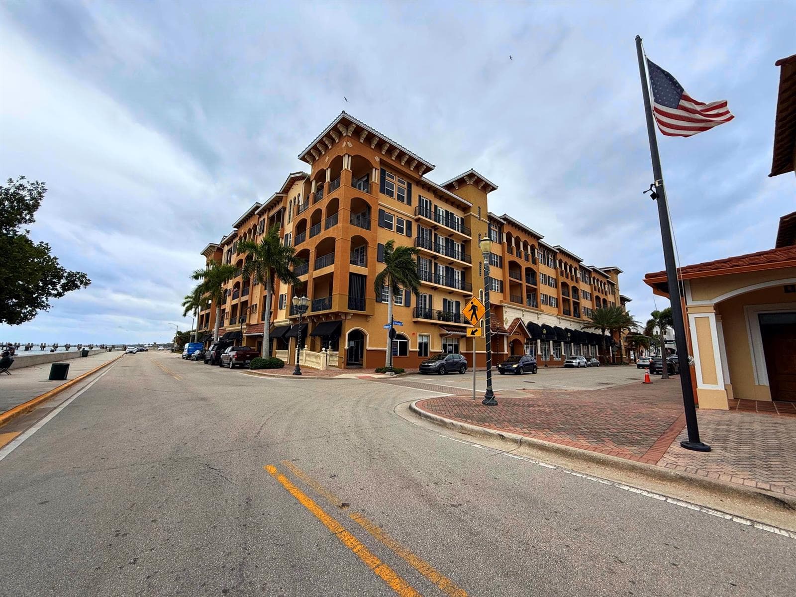 20 Orange Avenue 9 photo 4