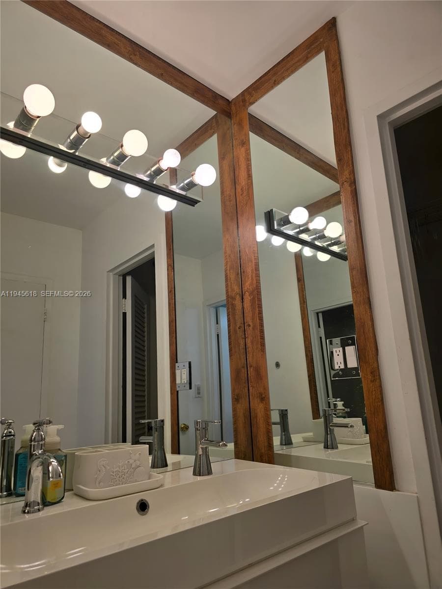 100 Lincoln Rd 503 photo 13