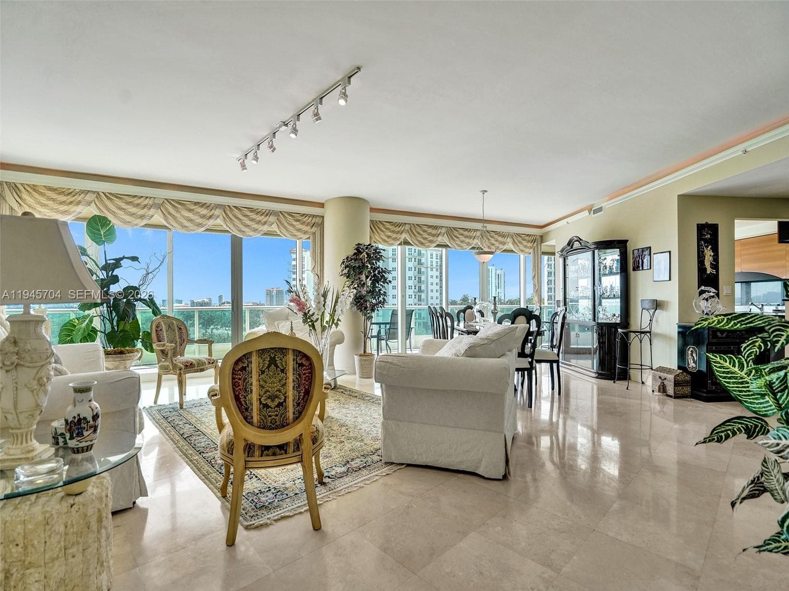 19955 38th Ct 901 photo 3