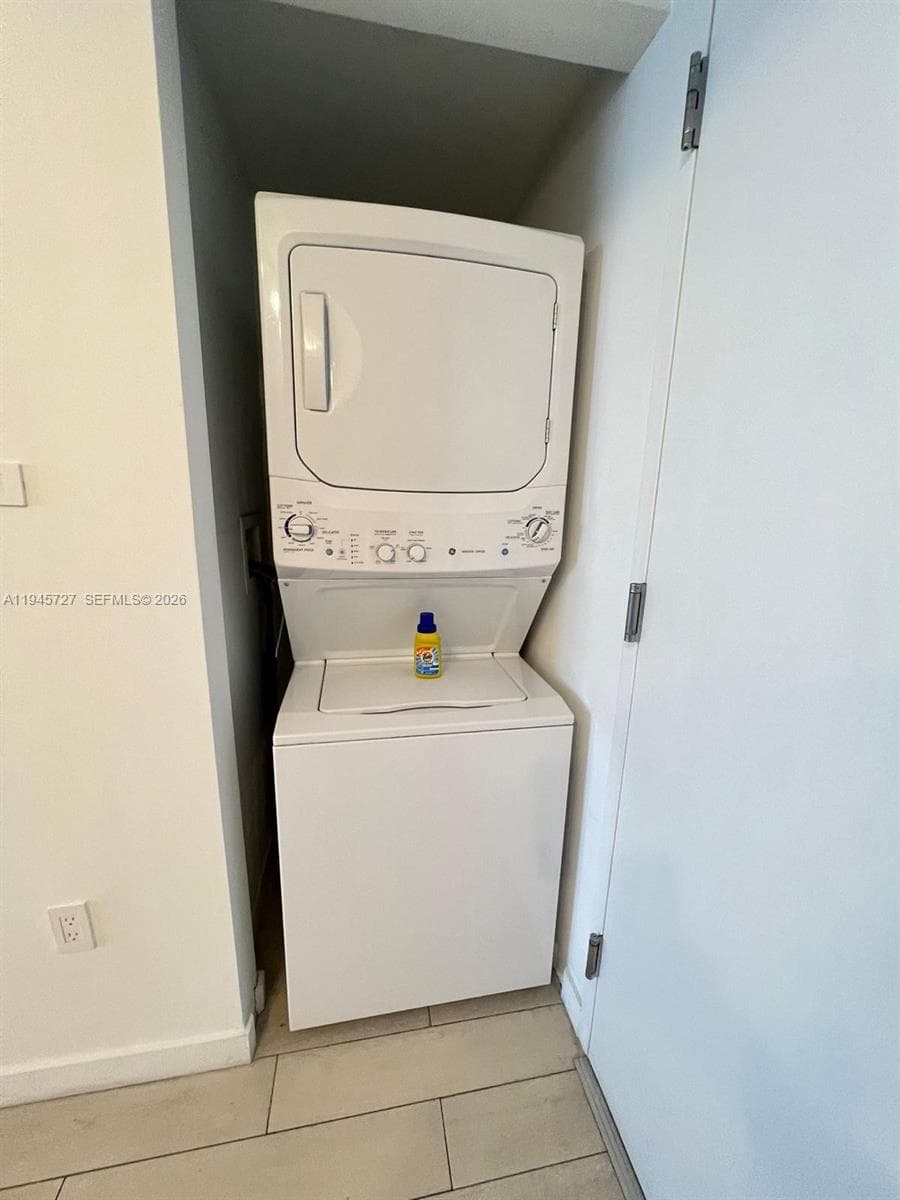2602 E Hallandale Beach Blvd R2810 photo 11
