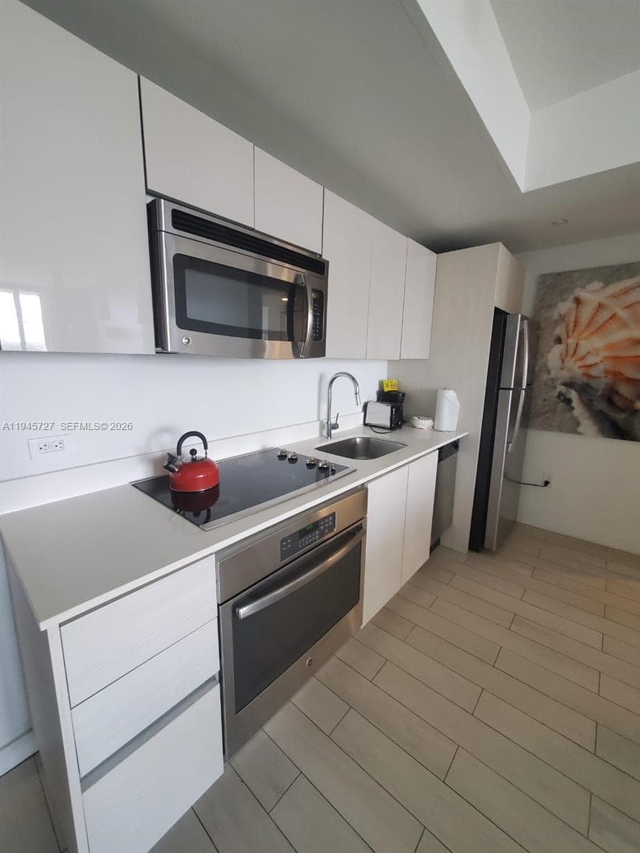 2602 E Hallandale Beach Blvd R2810 photo 8