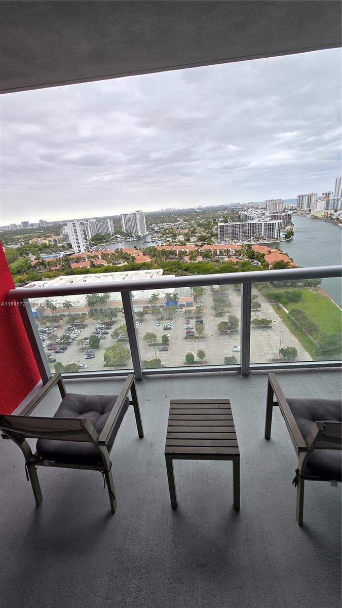 2602 E Hallandale Beach Blvd R2810 photo 25