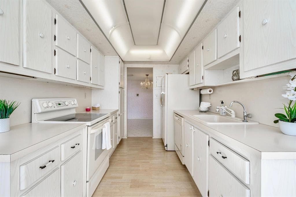 18031 Biscayne Boulevard 1104 photo 7