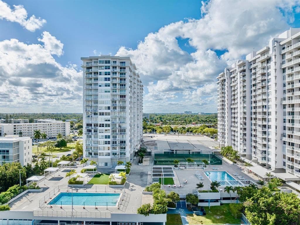 18031 Biscayne Boulevard 1104 photo 20