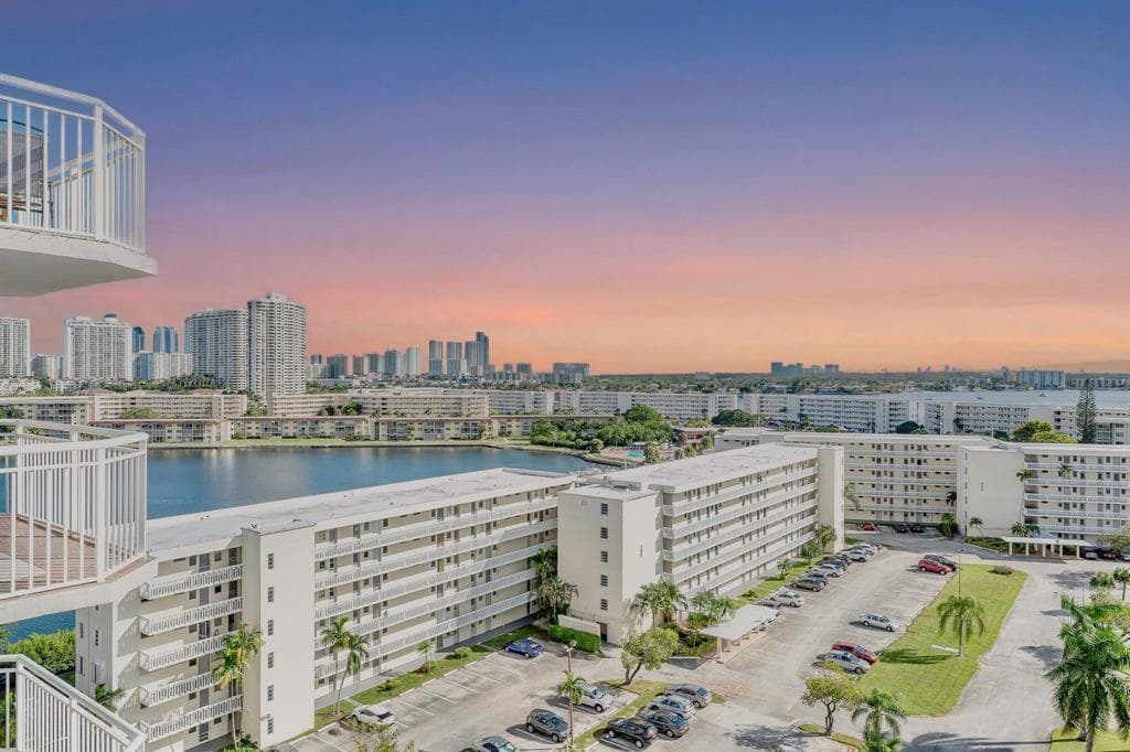 18031 Biscayne Boulevard 1104 photo 19