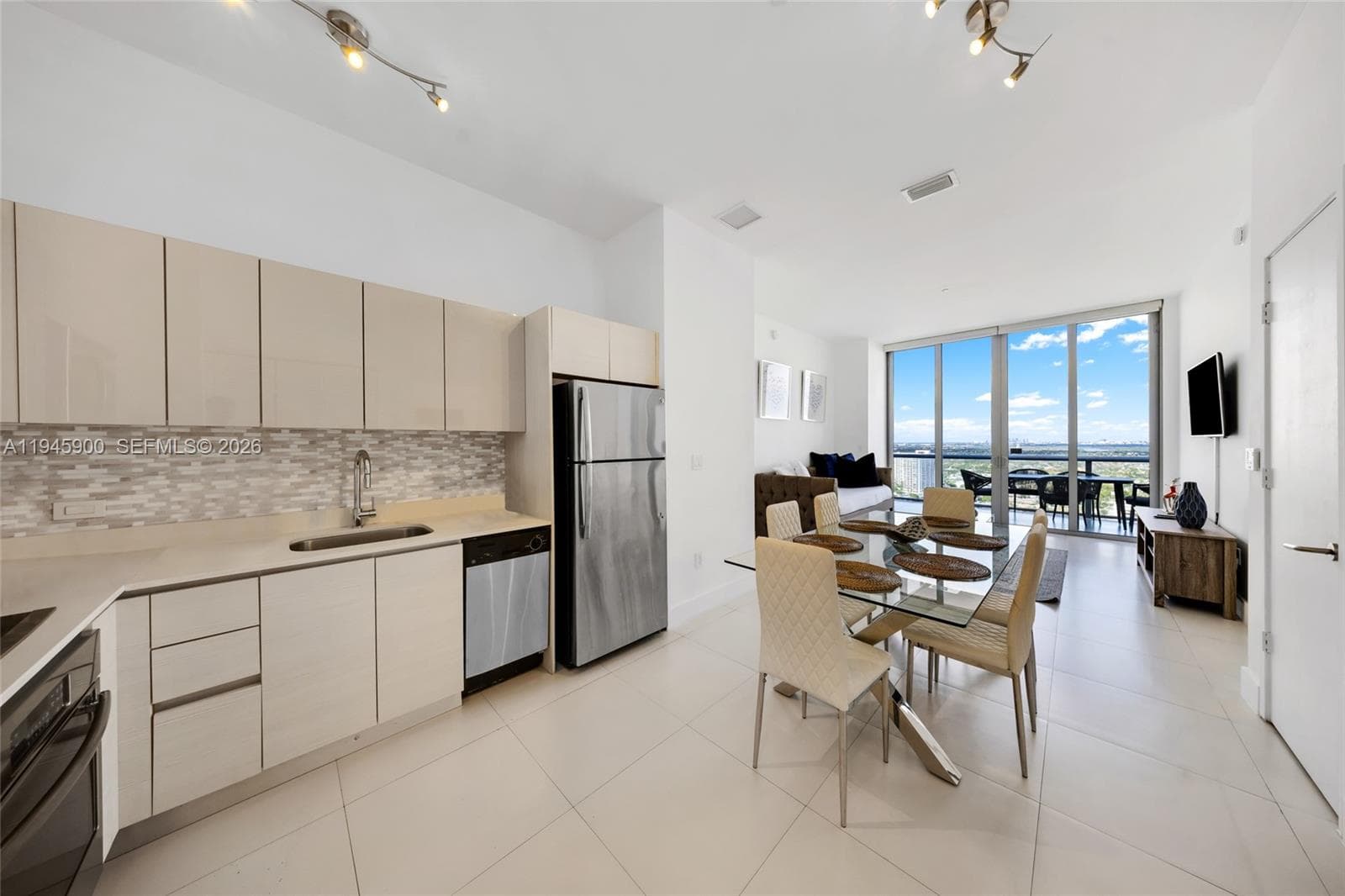 2600 E Hallandale Beach Blvd T3304 photo 7