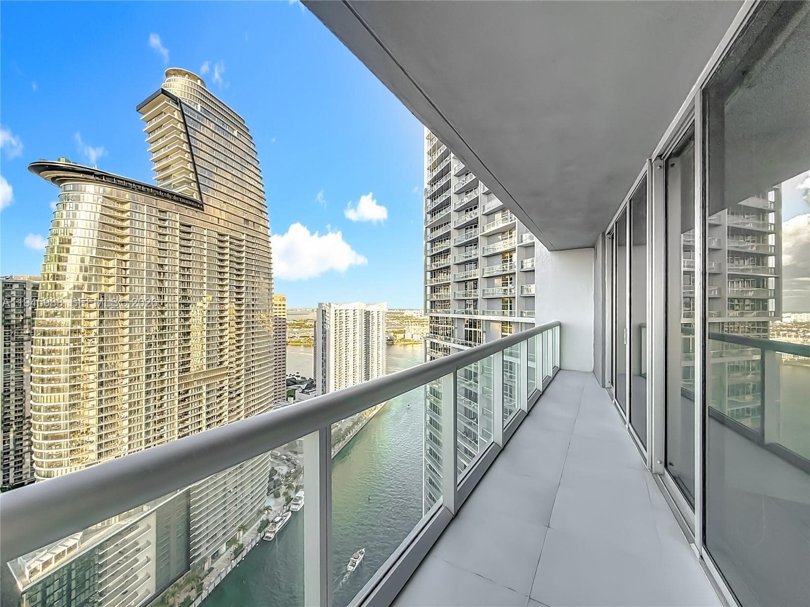 475 Brickell Ave 4215 photo 1