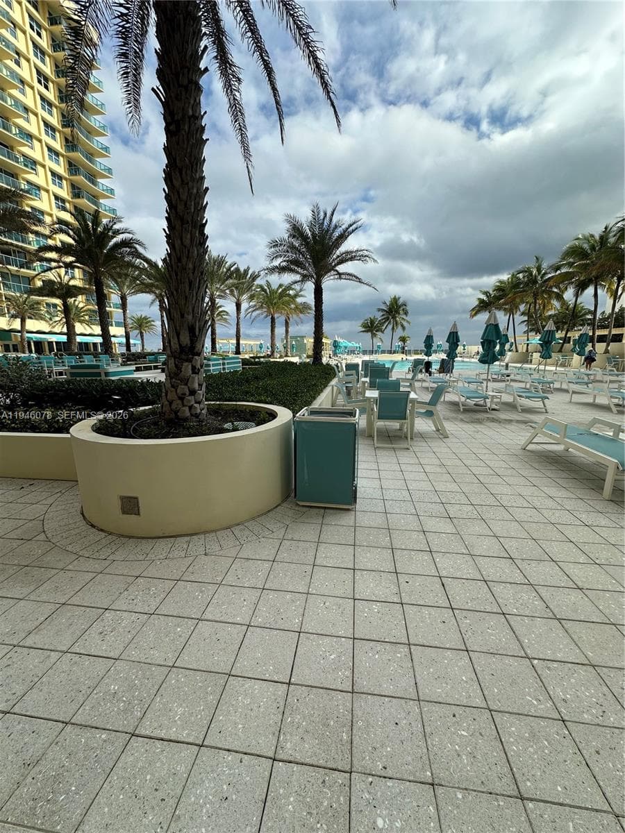 2501 S Ocean Dr 507 photo 2