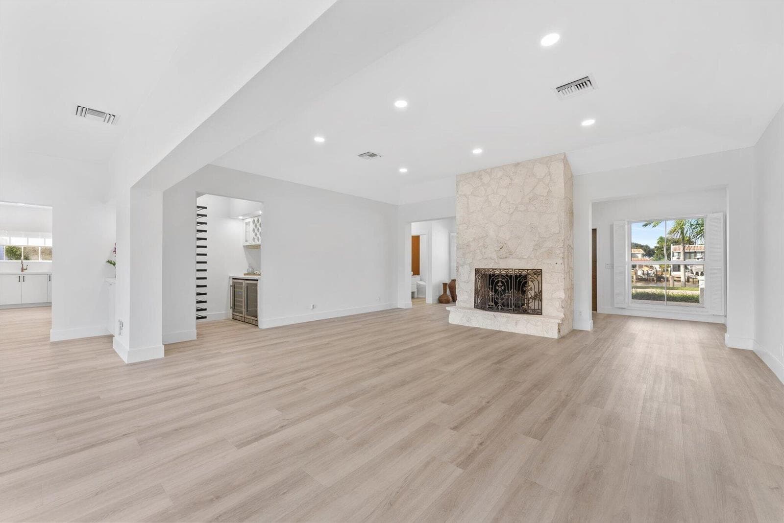872 Lilac Drive photo 16