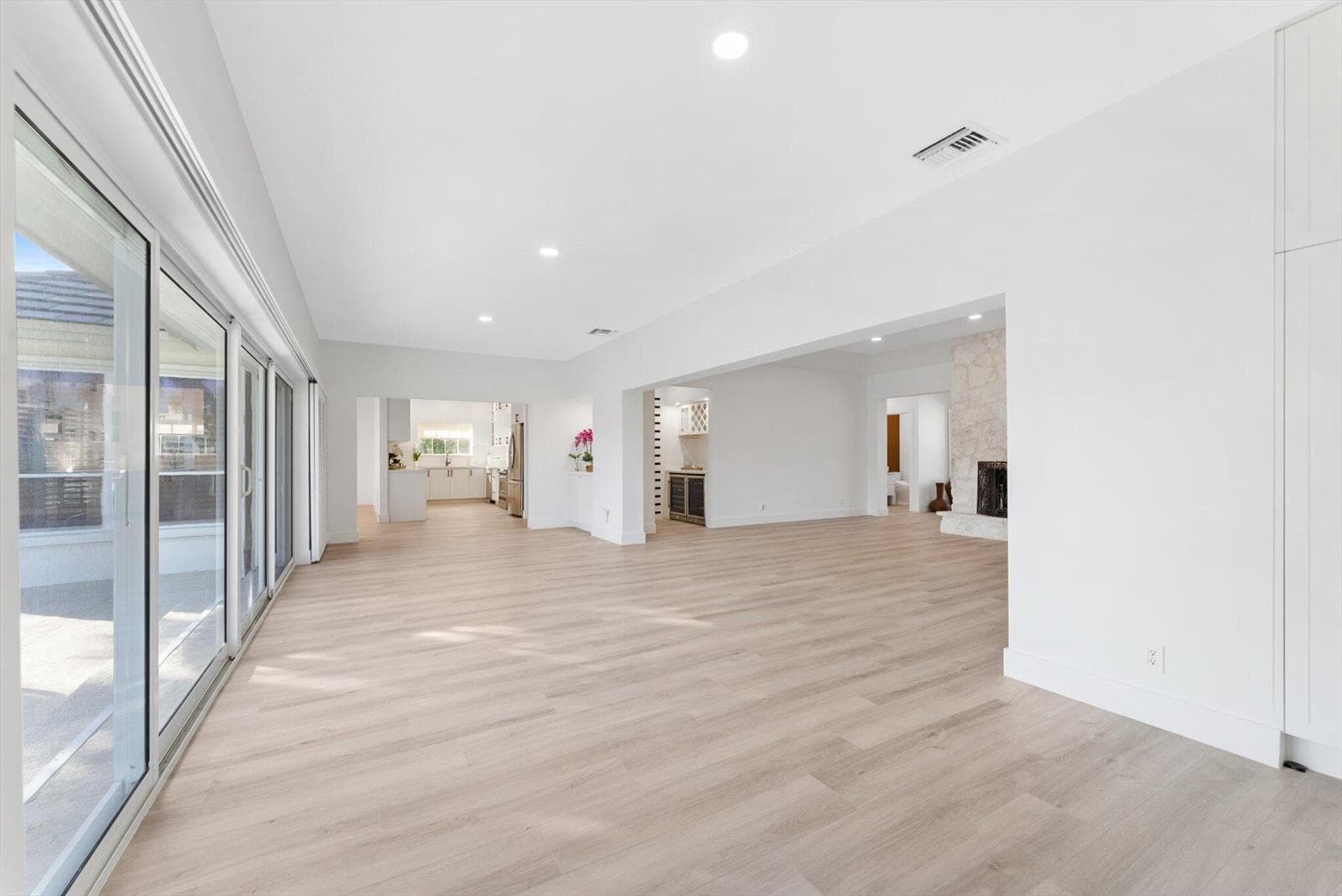 872 Lilac Drive photo 18