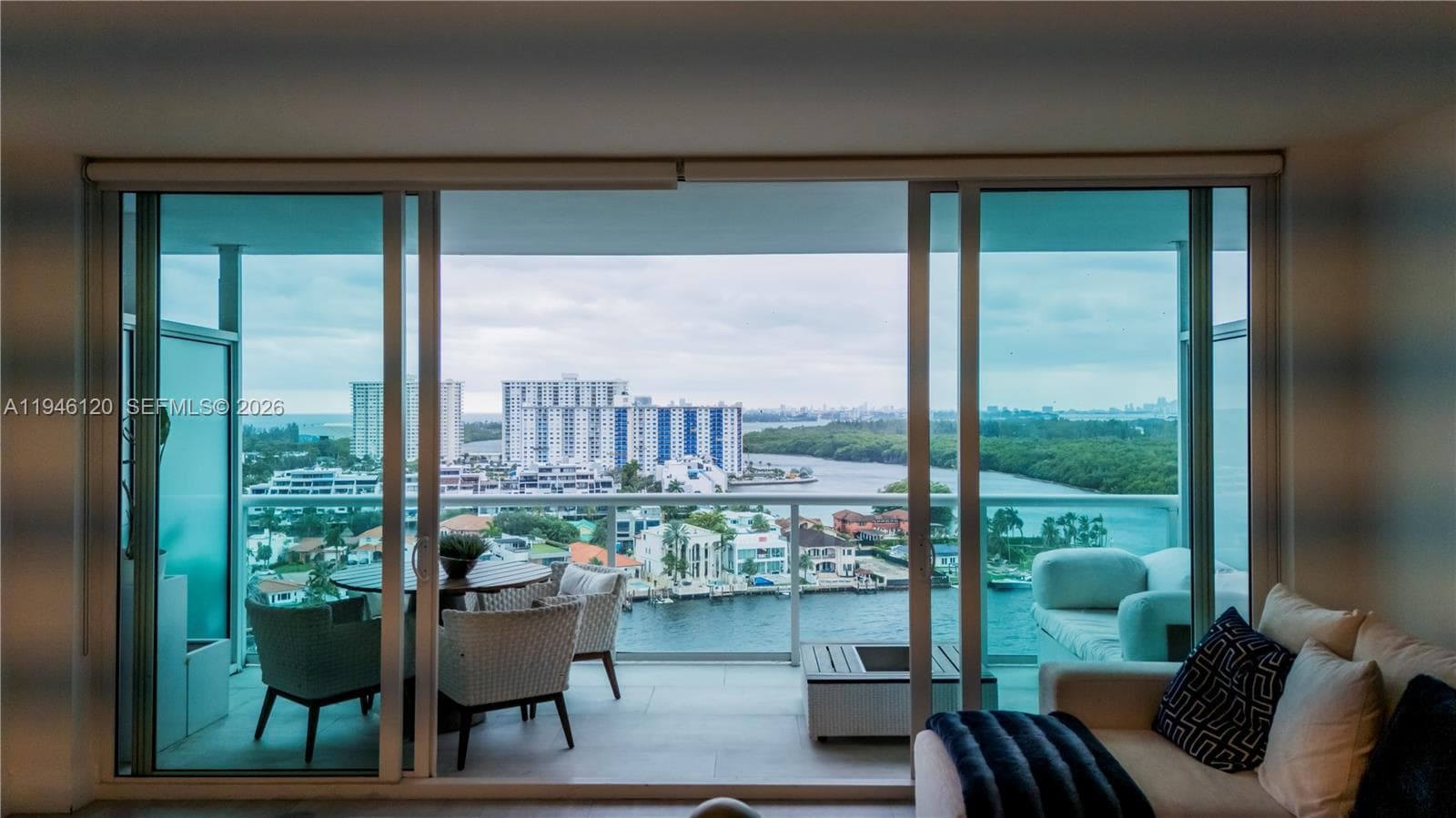 400 Sunny Isles Blvd 1504 photo 2
