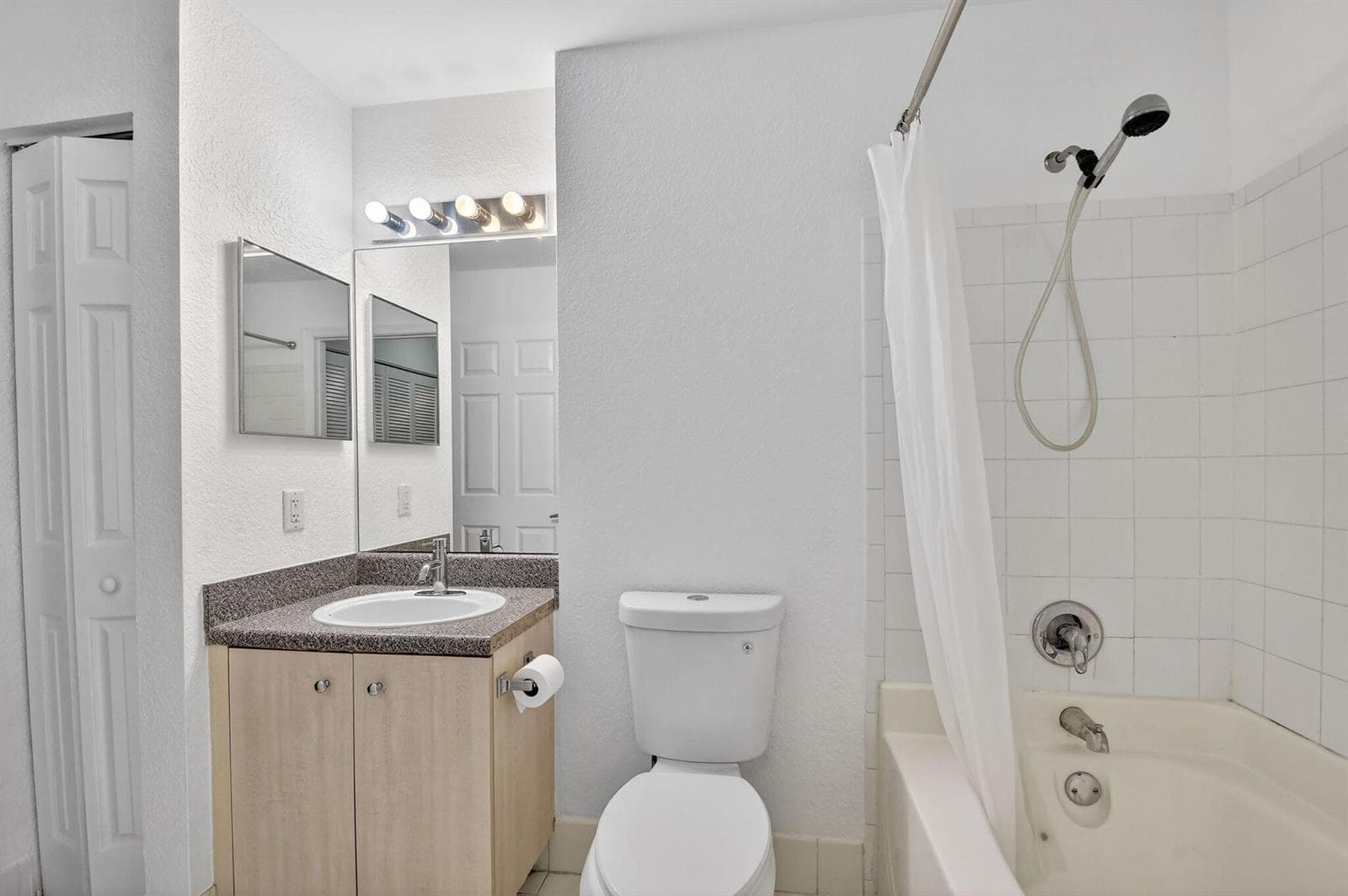 1805 N Flagler Drive 115 photo 17