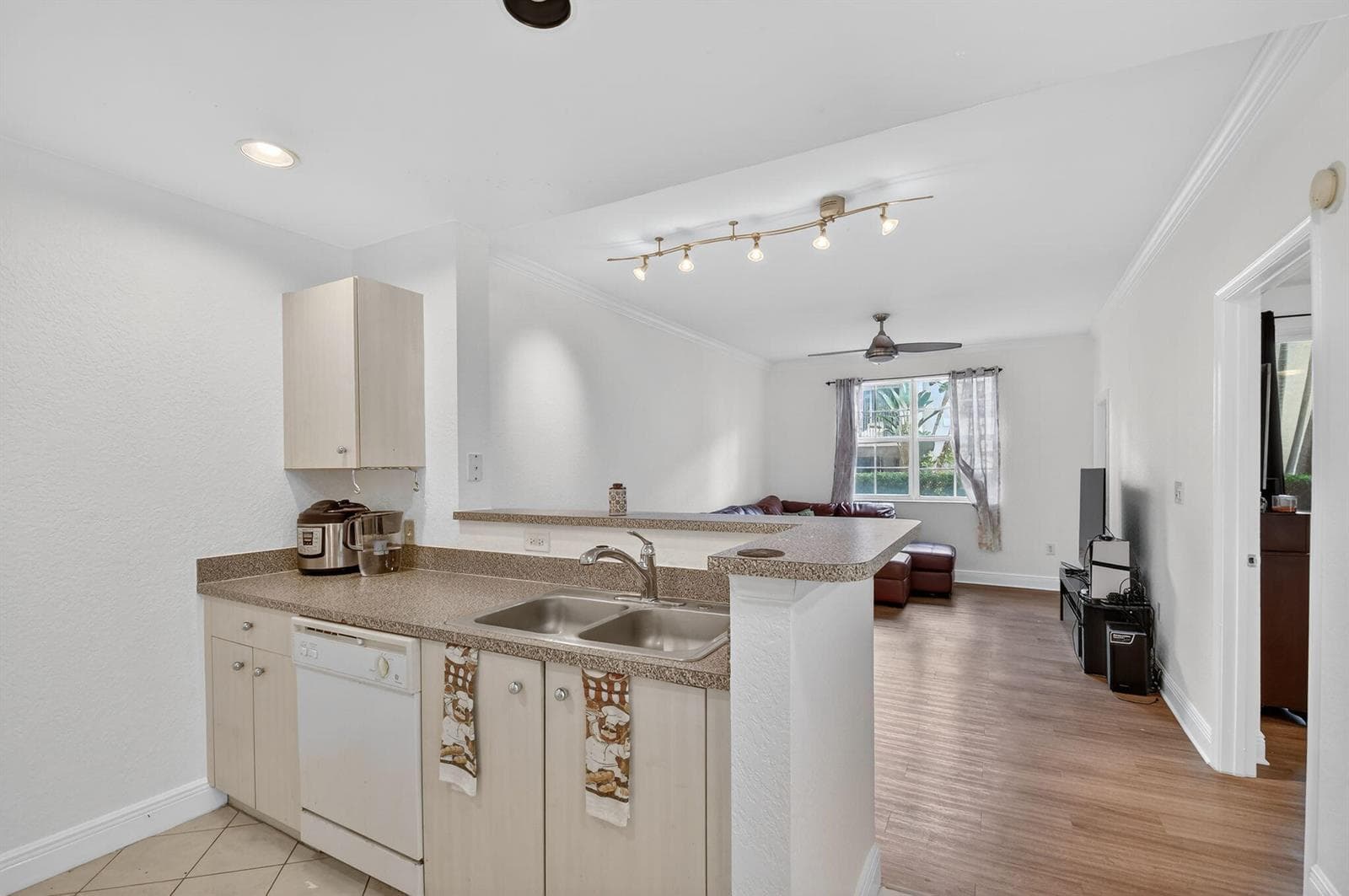 1805 N Flagler Drive 115 photo 4