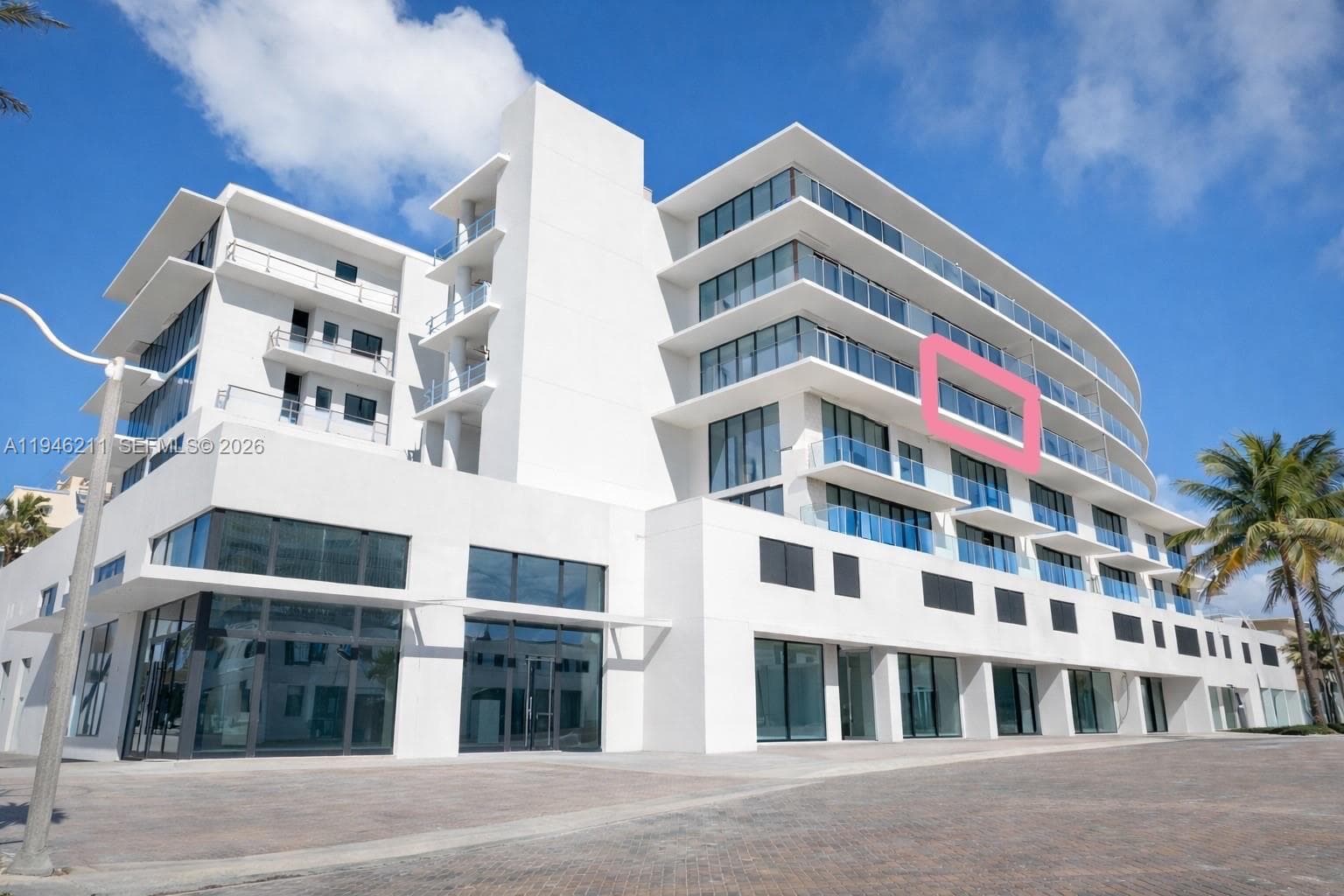 3319 N Ocean Drive 501 photo 2