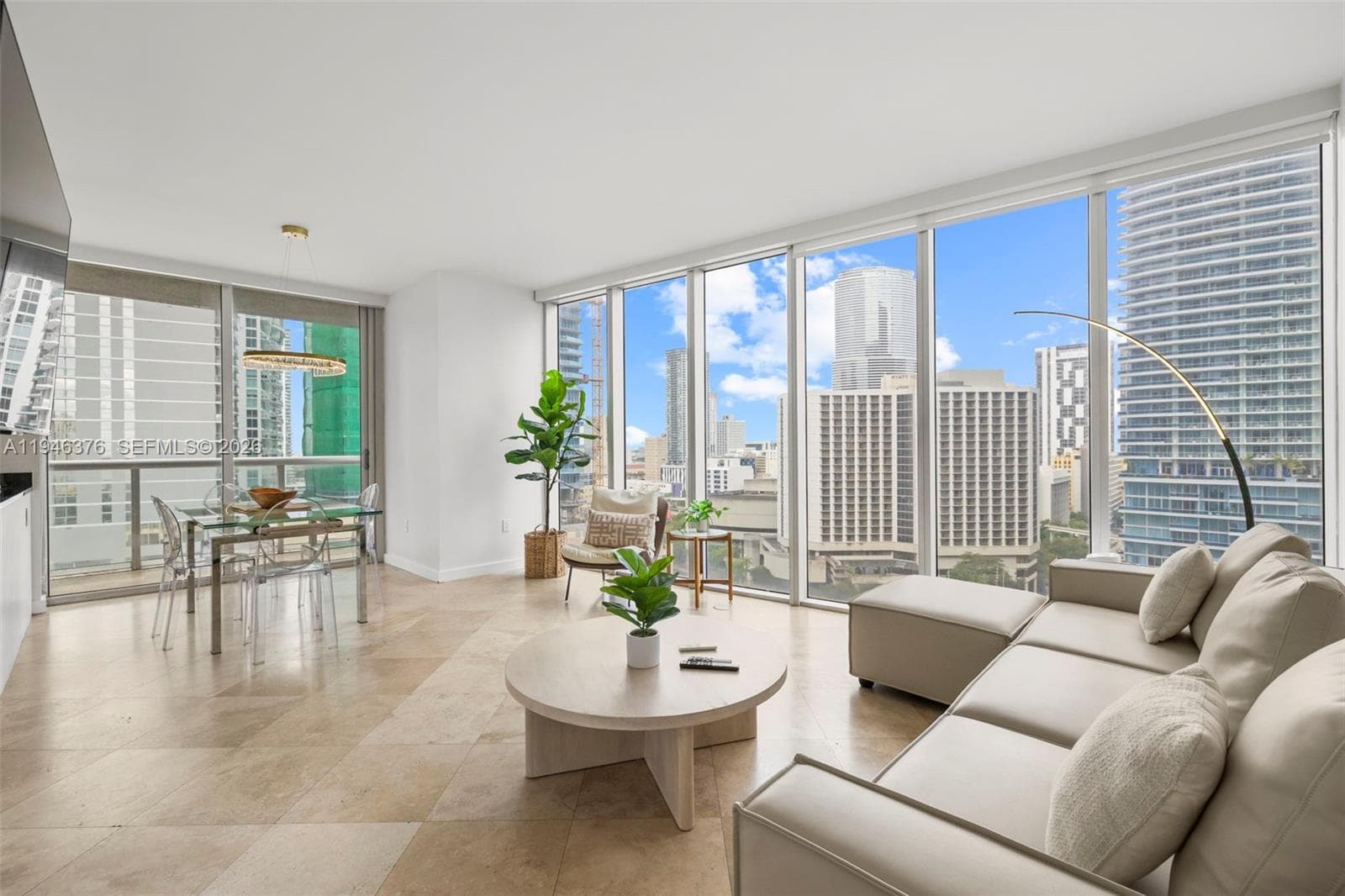 485 Brickell Ave 1804 photo 2