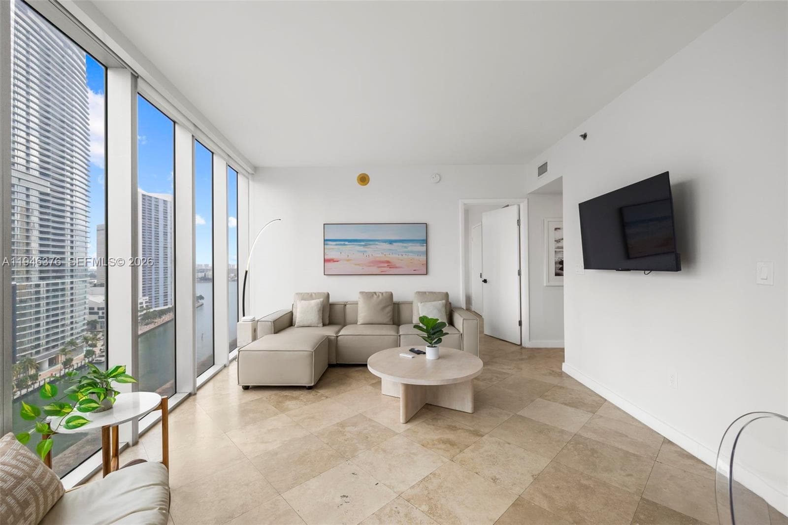 485 Brickell Ave 1804 photo 3
