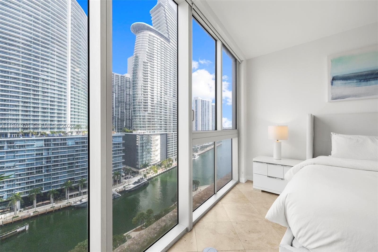 485 Brickell Ave 1804 photo 14
