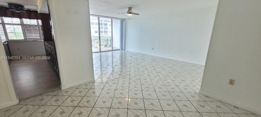 18061 Biscayne Blvd 301 photo 12
