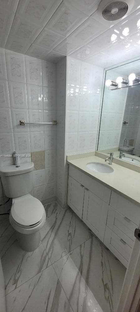 18061 Biscayne Blvd 301 photo 14