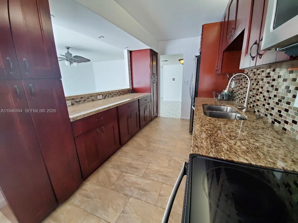 18061 Biscayne Blvd 301 photo 4