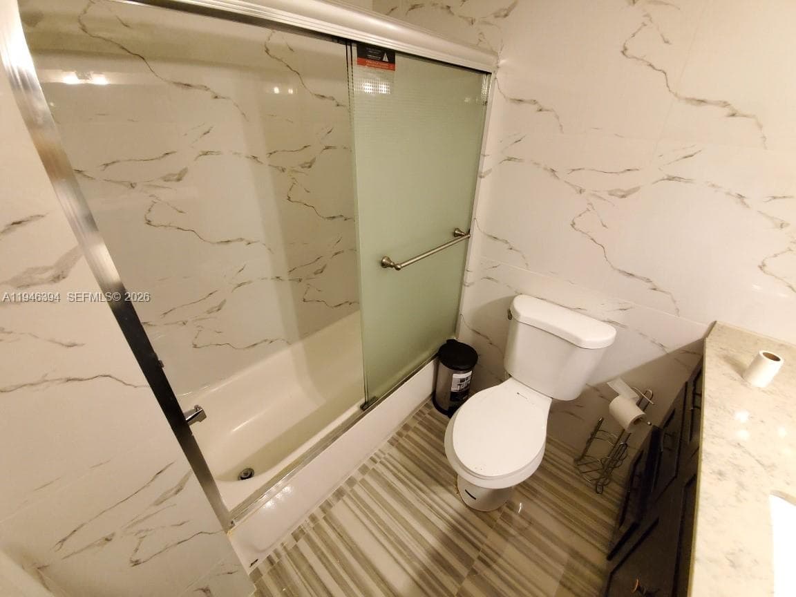 18061 Biscayne Blvd 301 photo 8