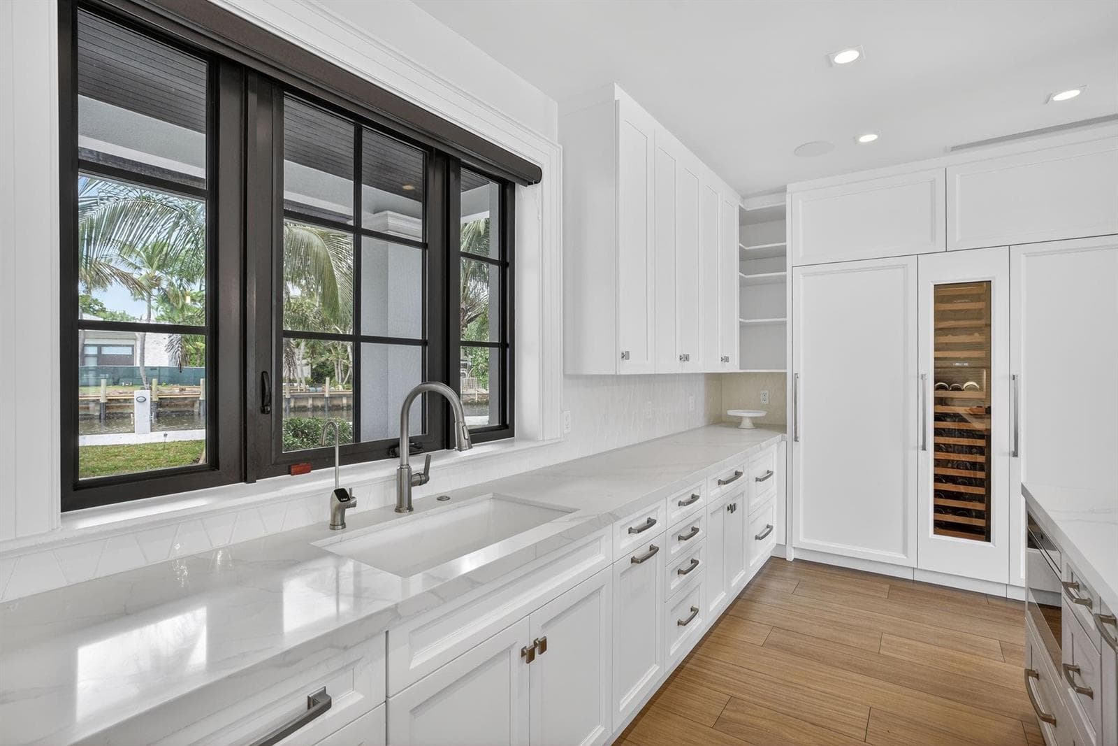400 Mola Avenue photo 21