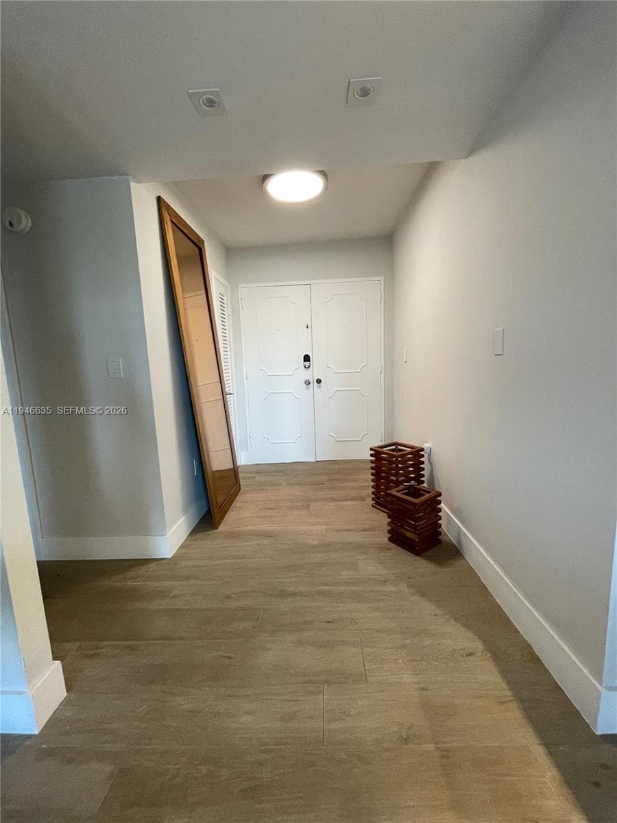 9800 W Bay Harbor Dr 404 photo 7