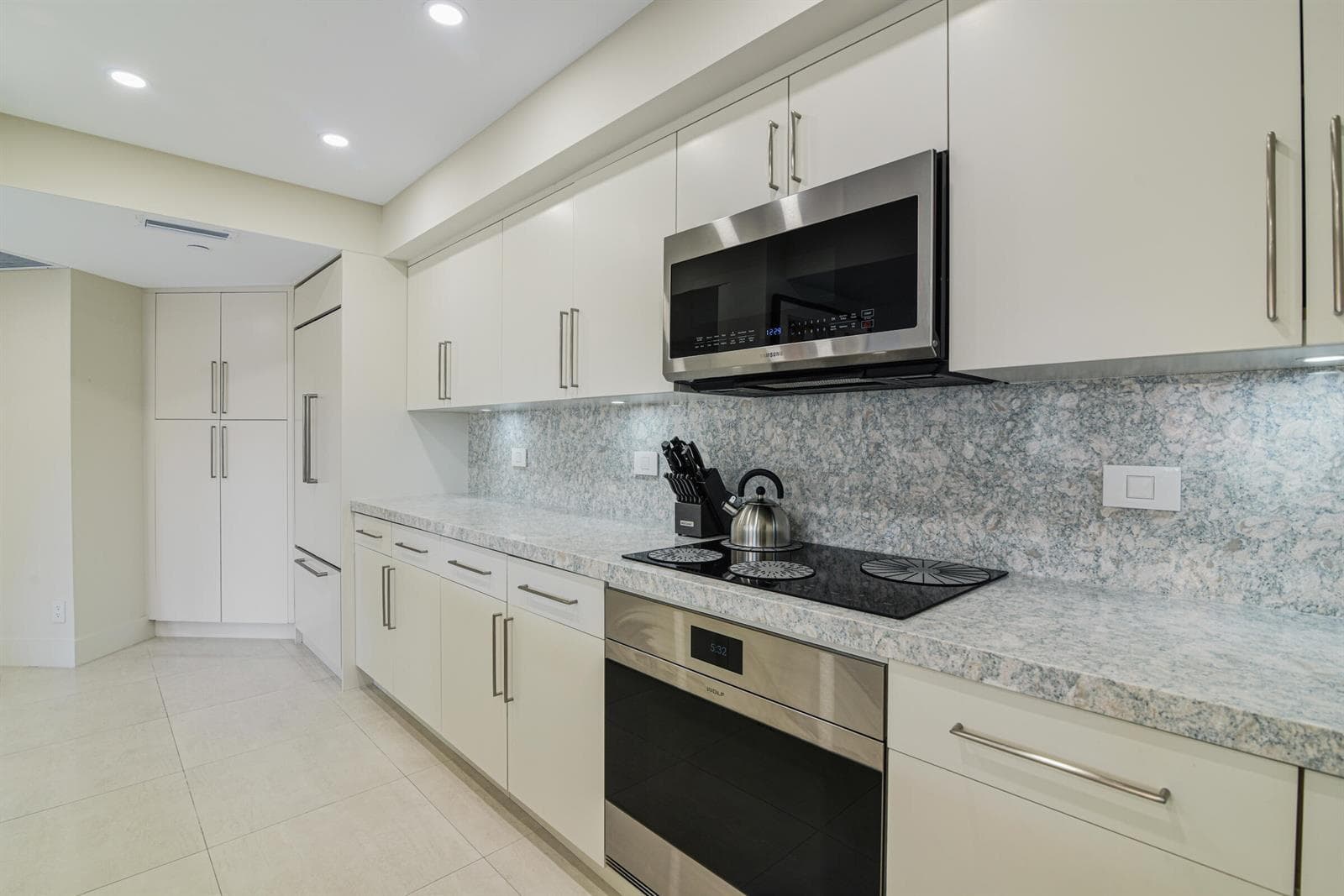 100 SE 5th Avenue 305 photo 12